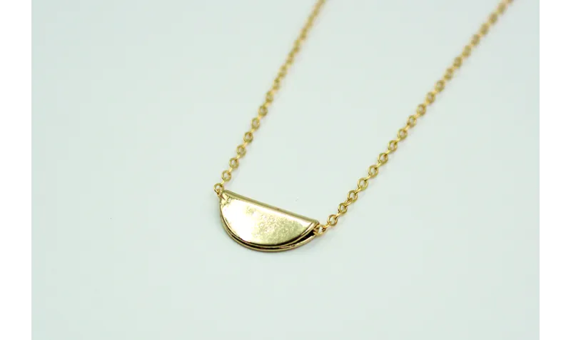 Solitario con mini terminal en latón y cadena de e