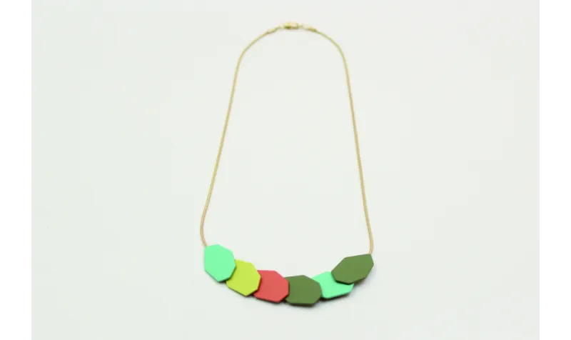 Collar de cadena cordón oro mate y esmaltes mates 