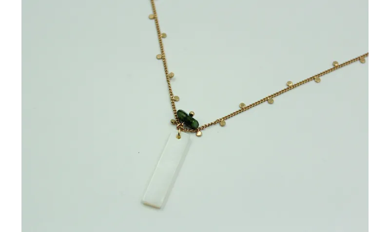 Solitario con cadena de eslabón pequeño oro mate c