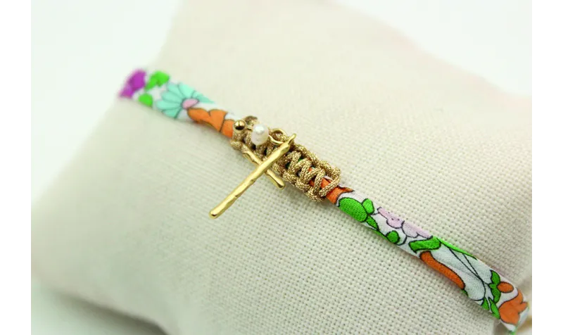 Pulsera lazo liberty con flores naranjas, azules, 