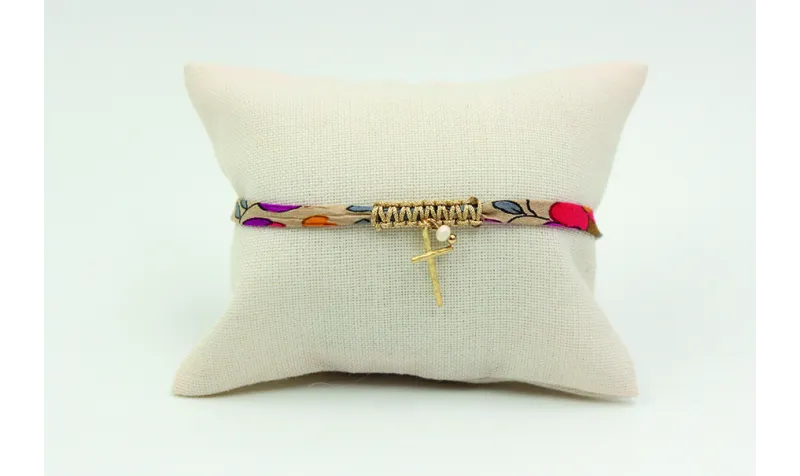 Pulsera lazo liberty crudo con flores rojas, morad