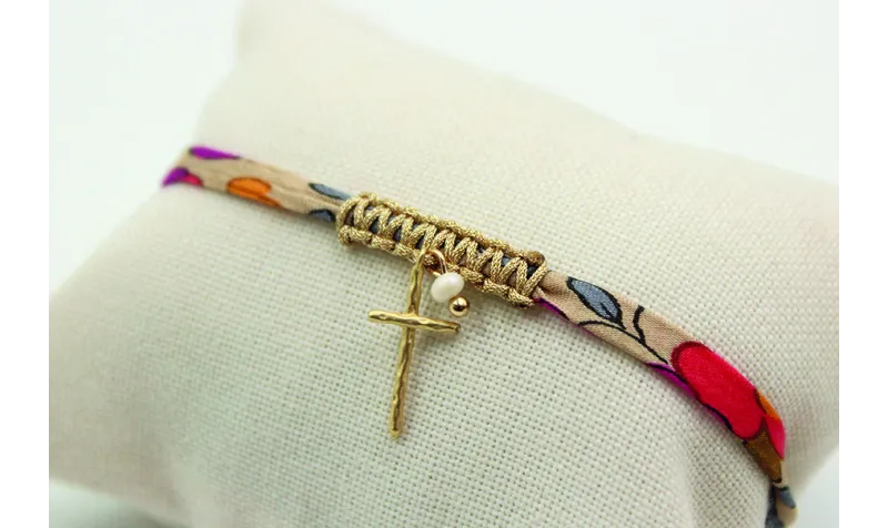 Pulsera lazo liberty crudo con flores rojas, morad