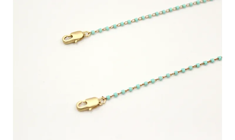 Cuelga mascarilla cadena con miyuki menta. Largo 6