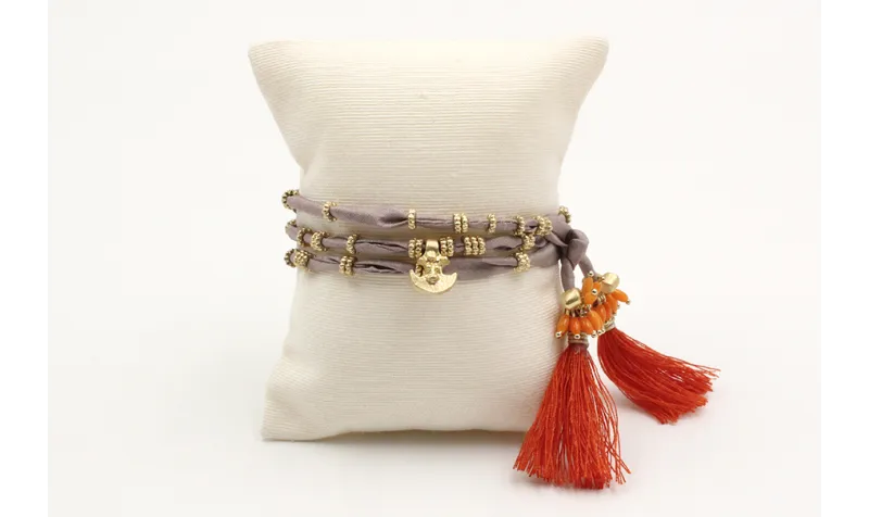 Pulsera de seda natural gris con rueda estriada, c