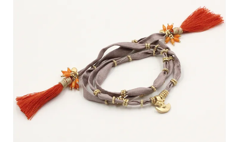 Pulsera de seda natural gris con rueda estriada, c