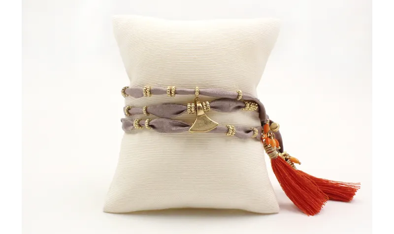 Pulsera de seda natural gris con rueda estriada, c