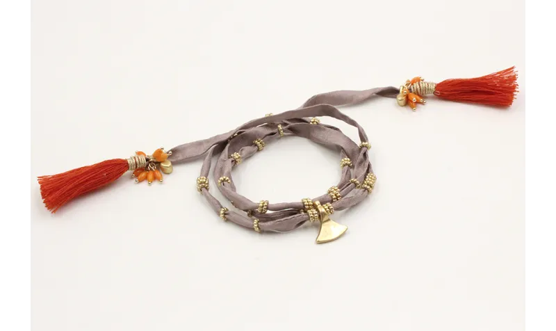 Pulsera de seda natural gris con rueda estriada, c