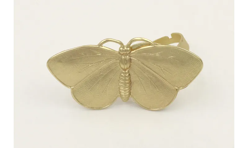 Anillo mariposa dorado mate. Es regulable