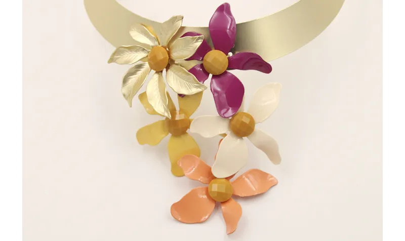 Colla lámina rigido con flores 5 pétalos esmaltada