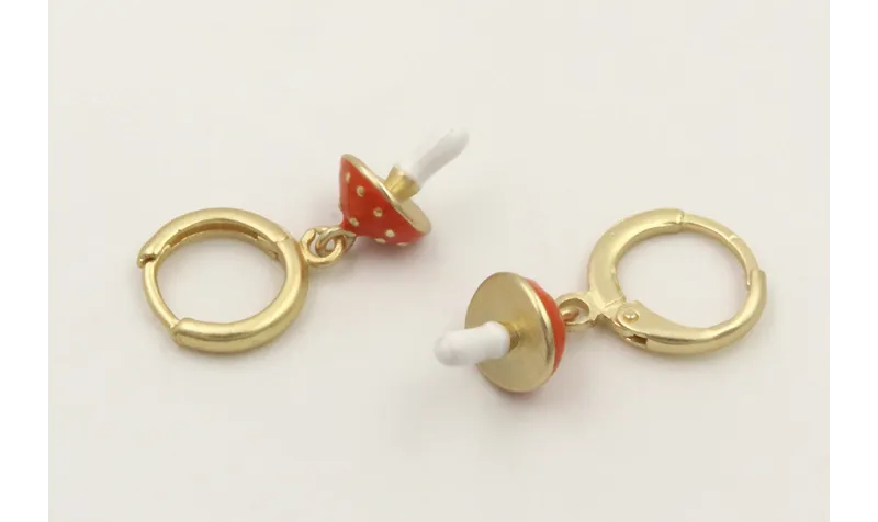 Pendientes perno de seguridad oro mate con colgant