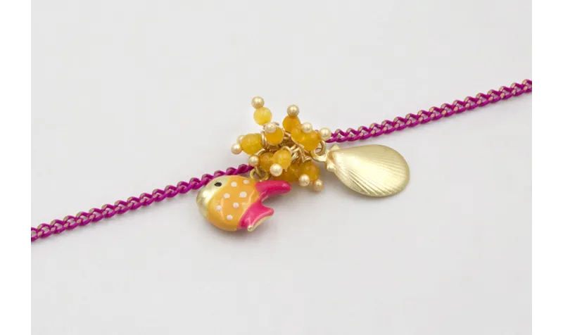 Pulsera cadena eslabón plano fucsia con burruño de