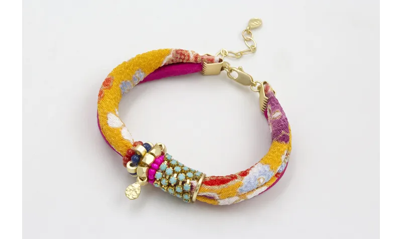 PULSERA SEDA NATURAL FUCSIA Y LAZO TUBO KIMONO AMA