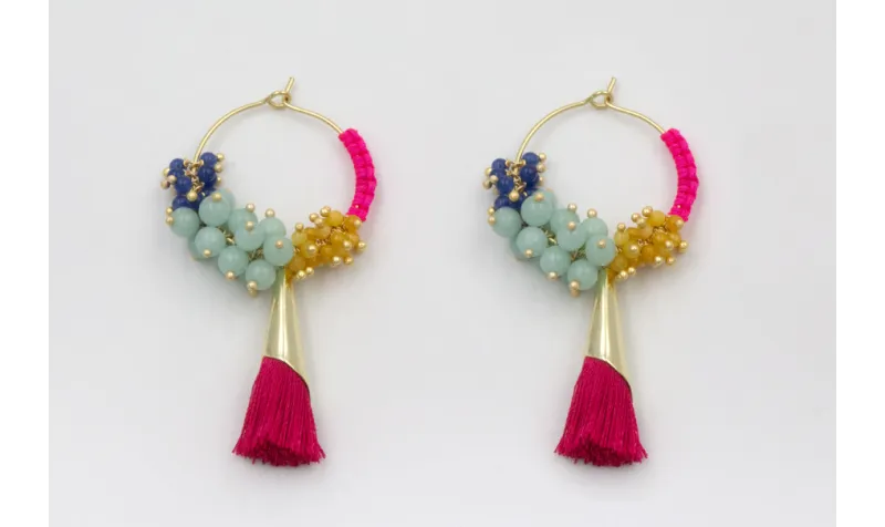 Pendiente aro mediano dorado mate con fleco hilo f