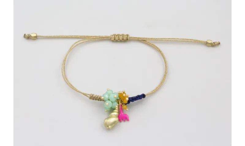 Pulseras hilo dorado con caracola dorada mate, ras
