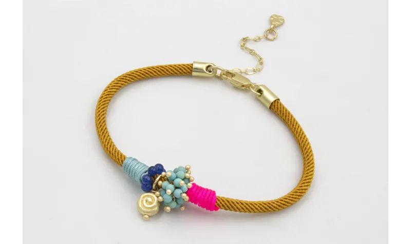 Pulsera cordón retorcido mostaza forrada con hilo 