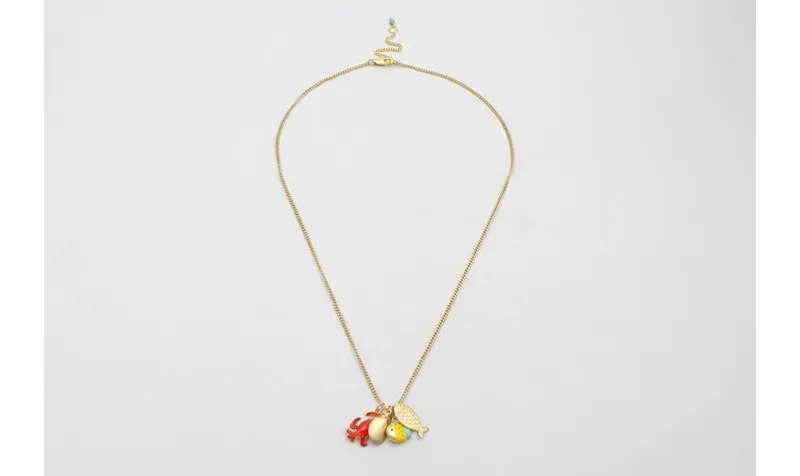 Collar cadena eslabón plano dorado mate con colgan