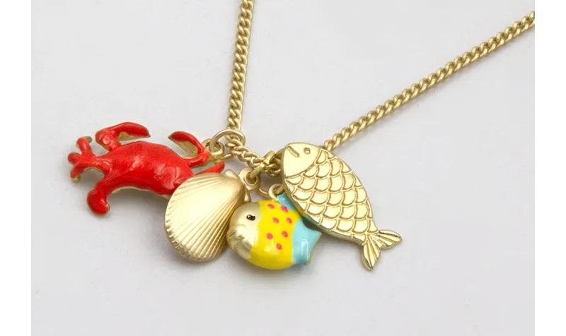 Collar cadena eslabón plano dorado mate con colgan