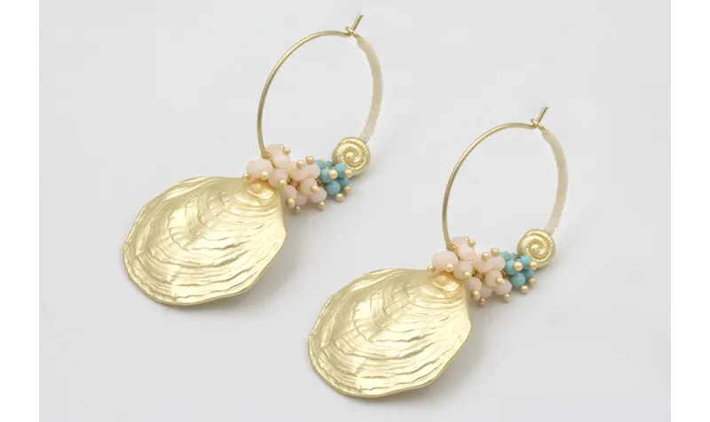 Pendientes aro mediano dorado mate con miyuki beig