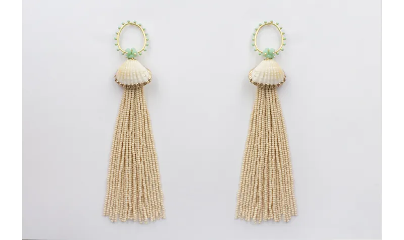 Pendientes perno aro bolitas turquesas con fleco a