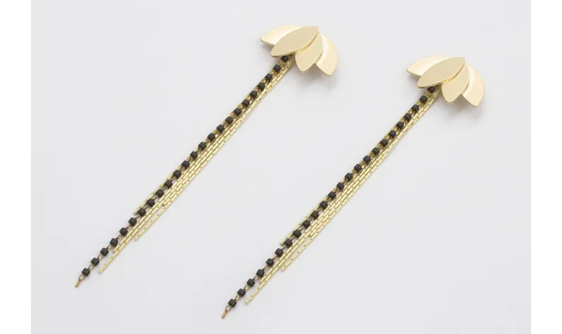 Pendientes perno flor de lotto dorado amte con fle