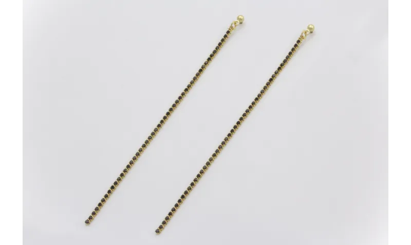 Pendientes perno bolita dorada mate con fleco cade