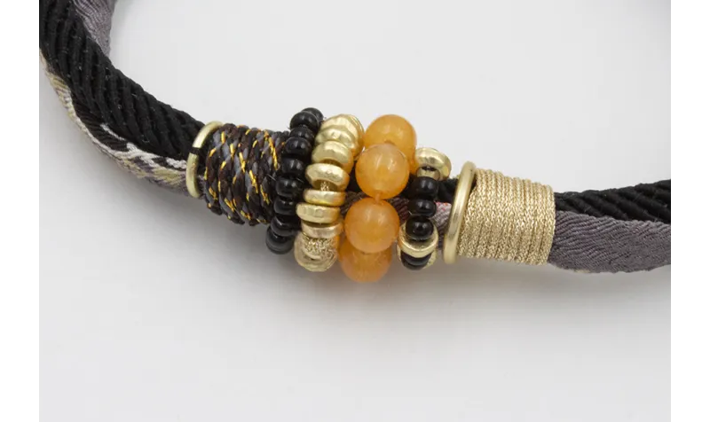 PULSERA LAZO TUBO KIMONO GRISES Y CORDÓN RETORCIDO