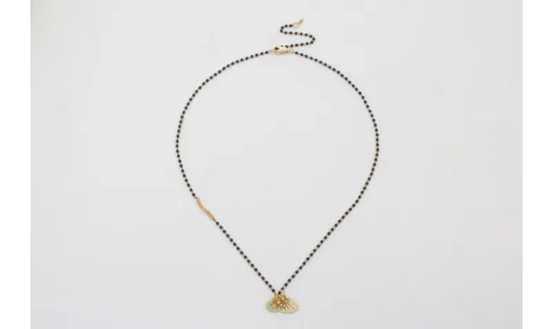 Collar cadena miyuki negra intercaladas bolitas me