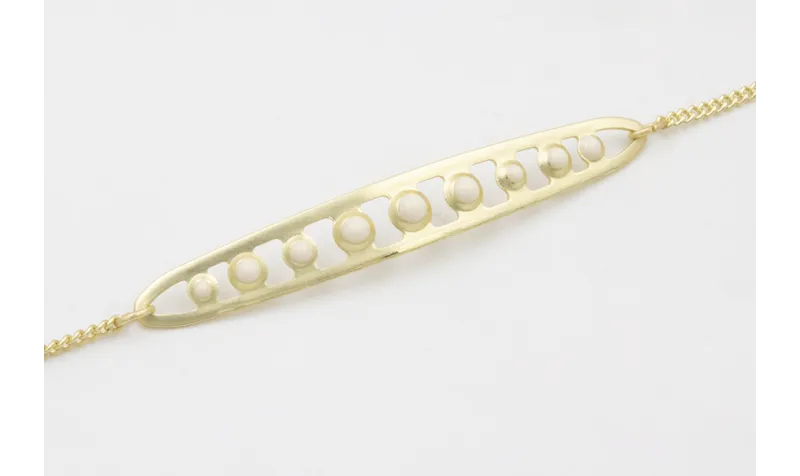 Pulsera cadena eslabón plano dorado mate con vaina