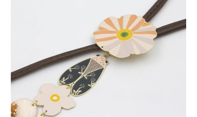 Collar largo cuero cosido relleno marrón, con poli