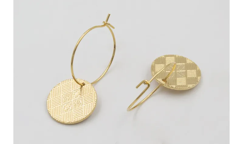 Pendientes ORO 18K-3 micras aro con chapas estriad