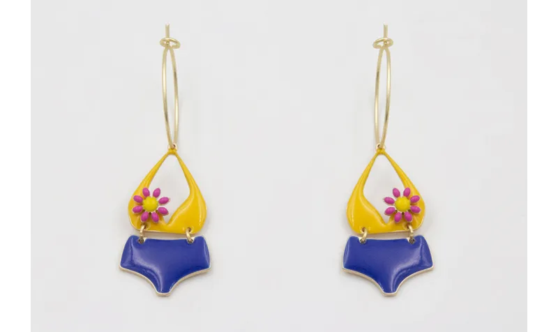 Pendientes aro mediano dorado mate con bikini esma