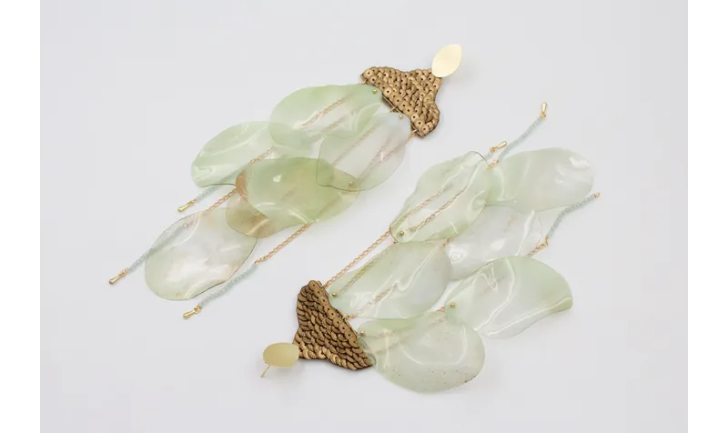 Pendientes perno ovalo dorado mate con triangulo d