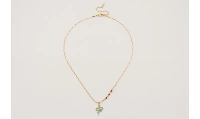 Collar cadena zig-zag dorada mate con colgante ser