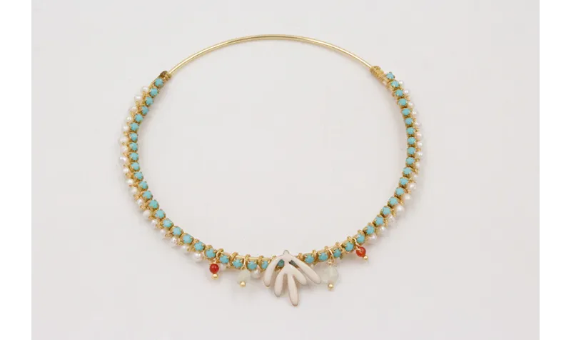 Pulsera rigida dorada con cadena de strass turques