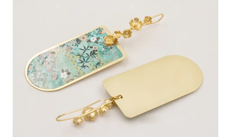 Pendientes con 5 flores y semi ovalo estampado tur