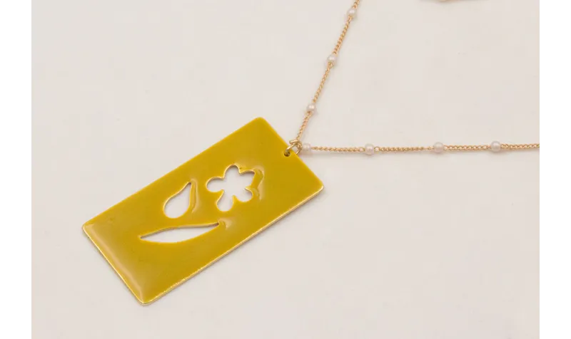 Solitario cadena eslabón plano dorado mate con per