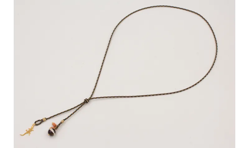 Collar driza negra,dorada,gris con nudo falso macr