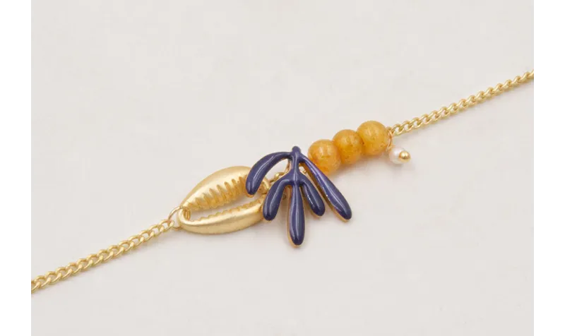 Pulsera cadena con concha dorada,hoja esmaltada az