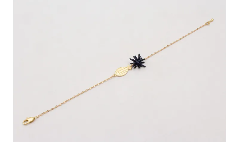 Pulsera cadena con pez dorado plano y estrella cor