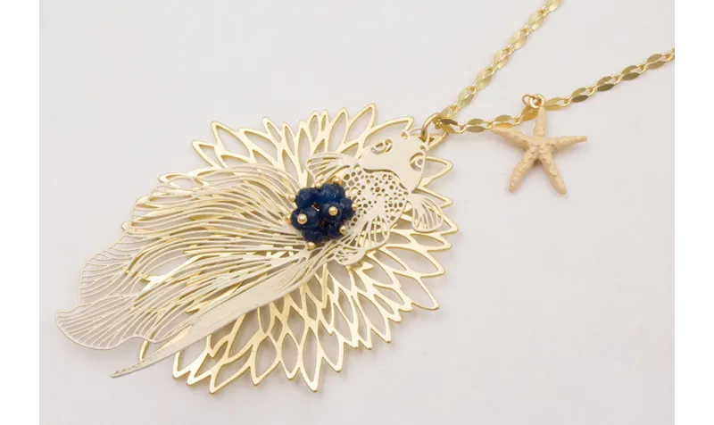 Collar flor de loto,pez tropical beige,burruño azu