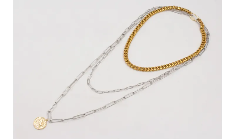 Collar triple ACERO con cadena corta dorada eslabo