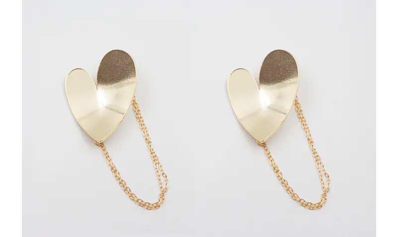 Pendientes corazón curvado dorado con cadena eslab