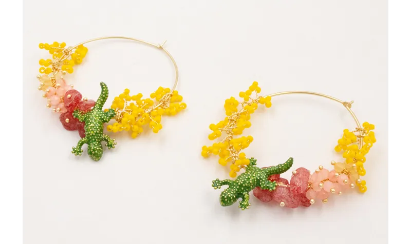 Pendientes aros grandes dorados con ramas de abalo