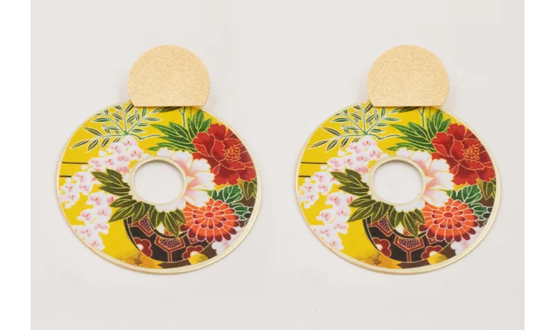 Pendientes perno semi disco satinado dorado mate c