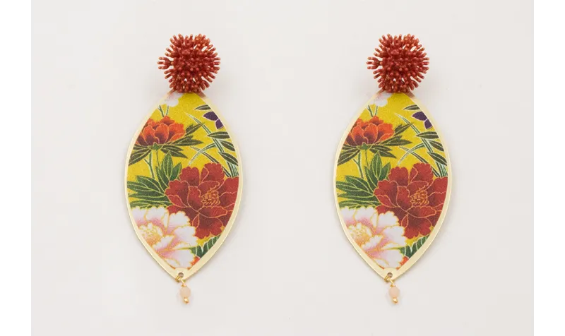 Pendientes perno nenufar color teja con colgante o