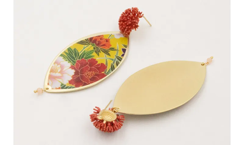 Pendientes perno nenufar color teja con colgante o