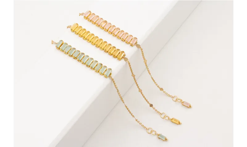 Pulsera de cadena chapitas dorada mate con centro 