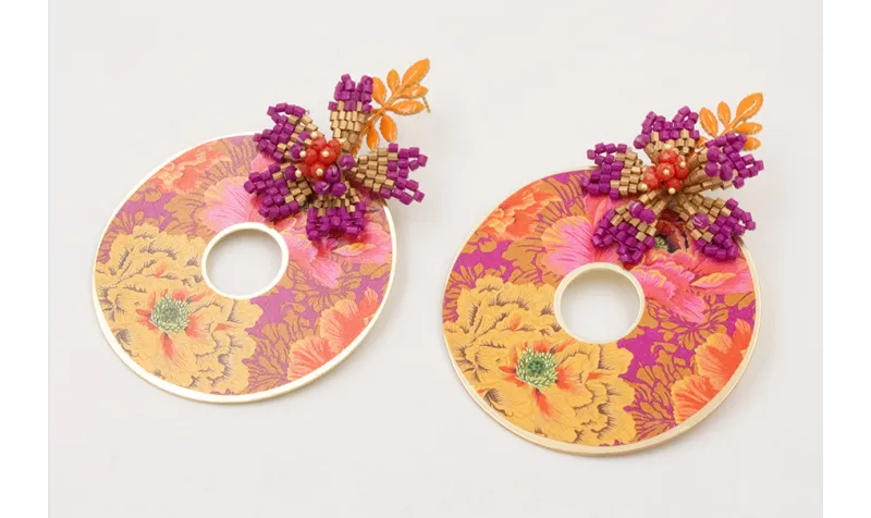 Pendientes perno hojas esmaltadas nectarina con ca