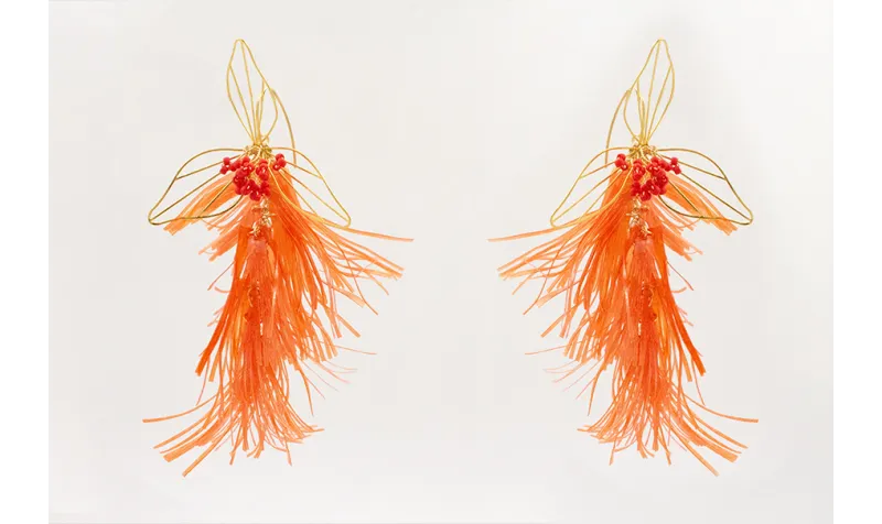 Pendientes perno gancho dorado con flecos lentejue