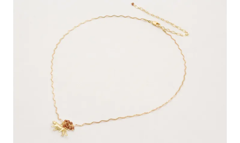 Solitario con cadena zig-zag dorada mate con colga